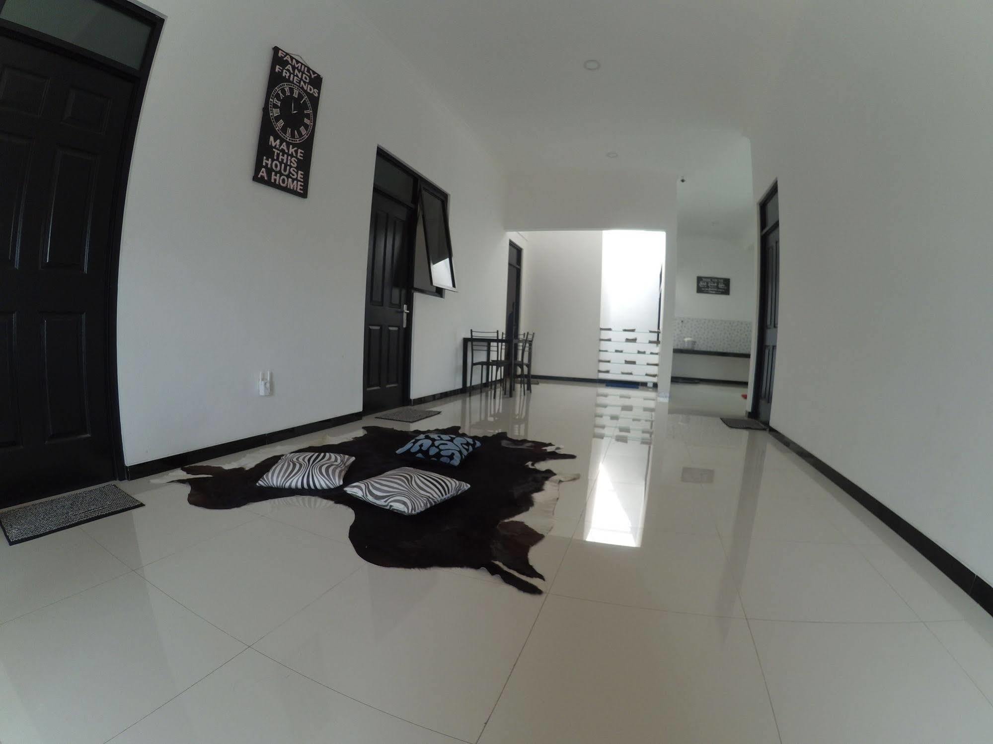 Mess Inn Semarang Eksteriør bilde