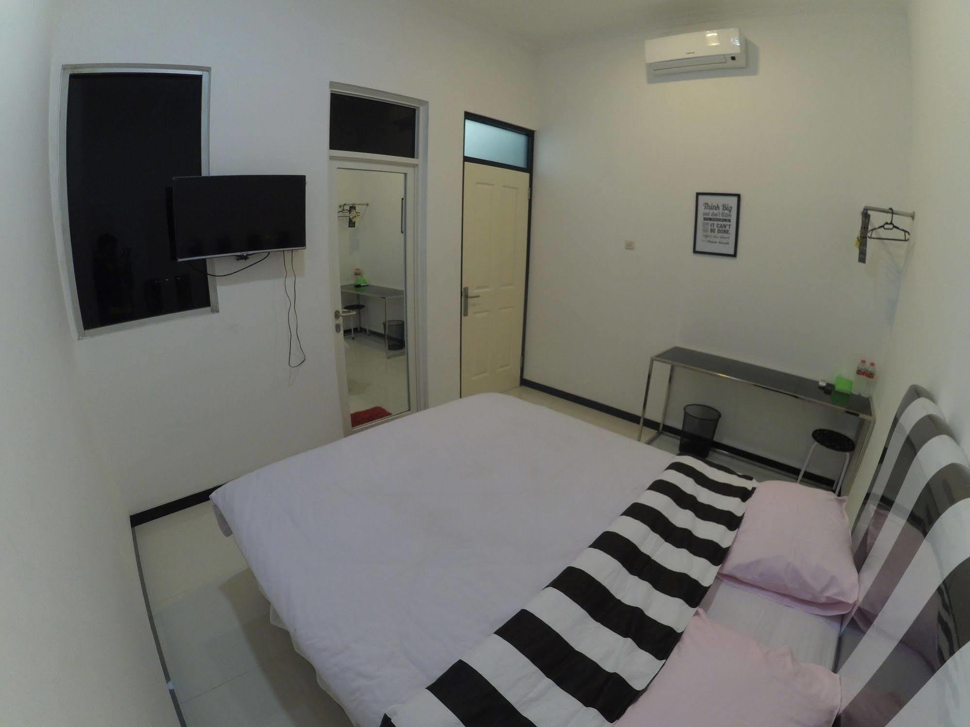 Mess Inn Semarang Eksteriør bilde
